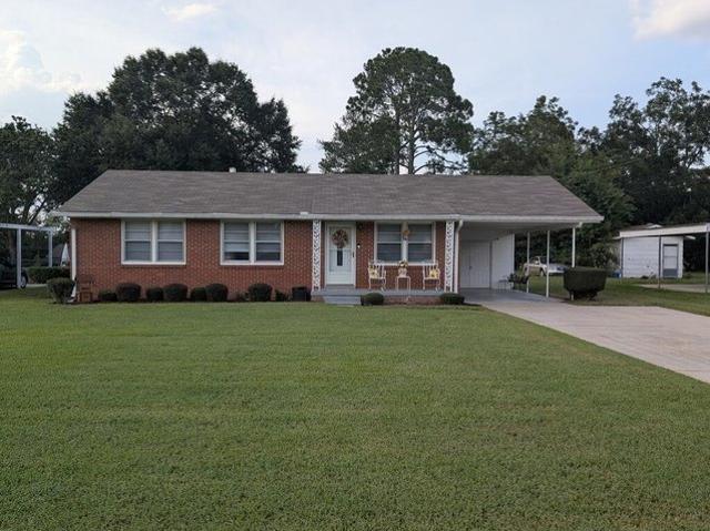 416 Bryant St, Brundidge, AL 36010