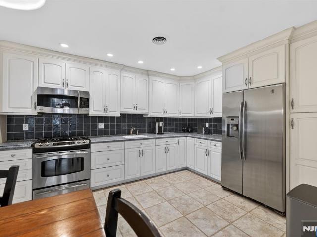 416 Bromley Place # 416C