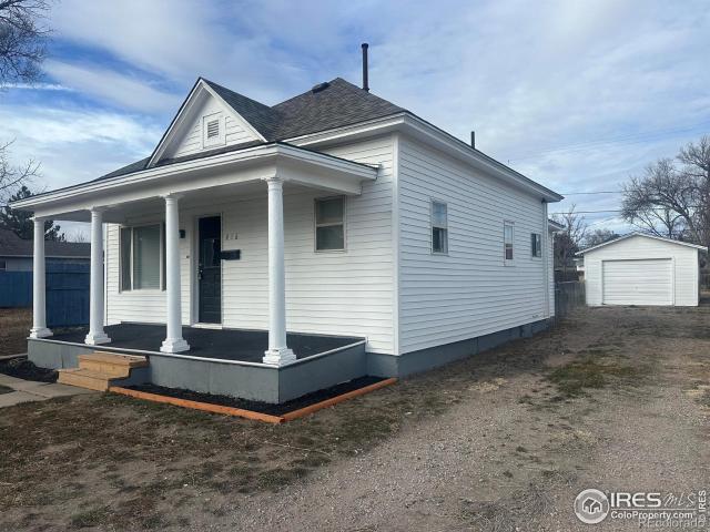 416 Douglas Street