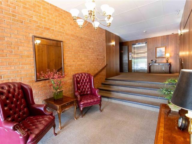 416 Isabella St, Unit 303, Oakmont, PA 15139 | MLS #1750