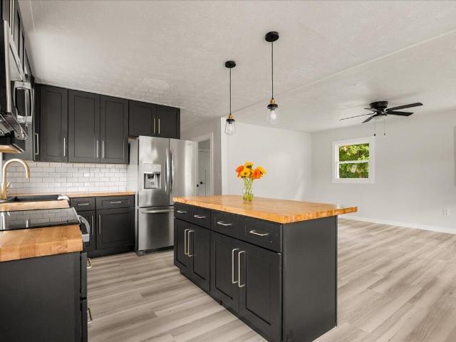 416 Oaklawn Circle