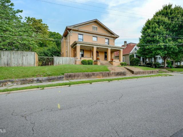 416 Lee Street