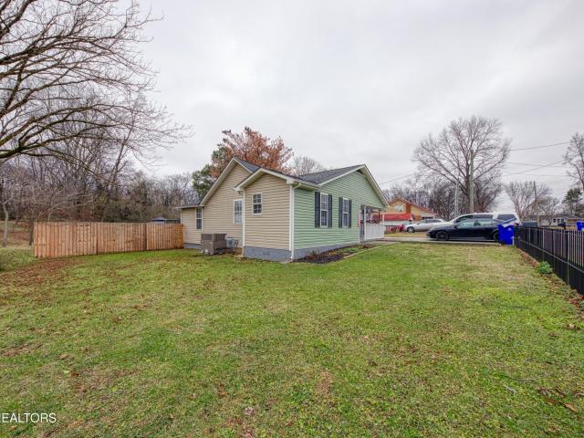 416 Mill St