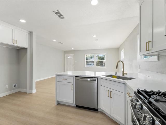 416 S Bedford
