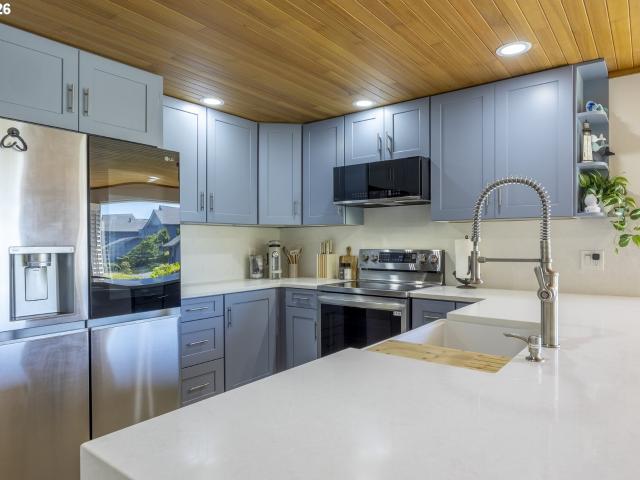 4175 n highway 101 # a 3