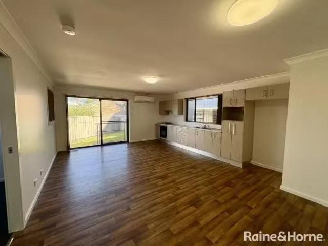 4/175 Lake Road, ELERMORE VALE Townhouse for rent Listed by G.