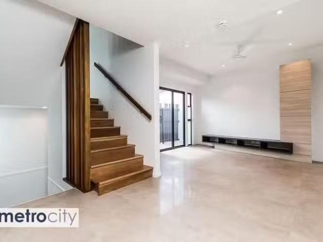 4/173 Sir Fred Schonell Drive, St Lucia, QLD 4067