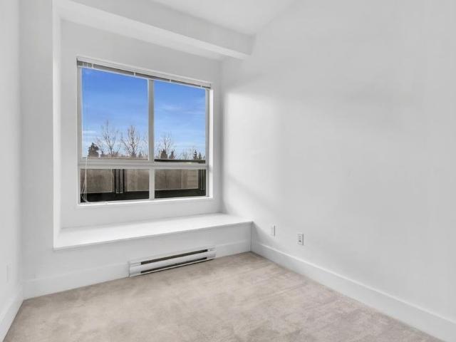 417 7418 Byrnepark Walk, Burnaby