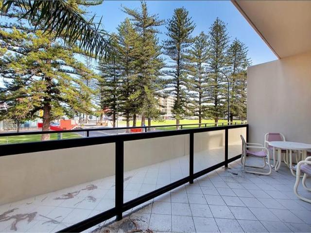 4/17 Colley Terrace, GLENELG, SA 5045