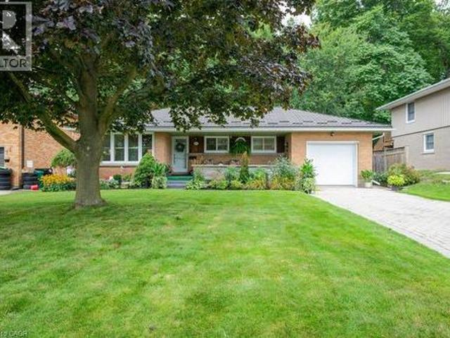 417 Edwin Street, Kitchener, ON, N2H 4P7 house for sale | Listing ID 40861 | Royal LePage