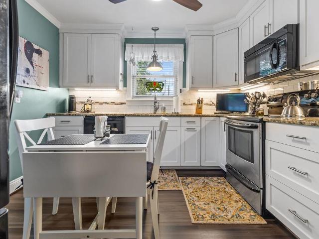 417 Mayflower RD