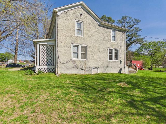 417 spring ave w