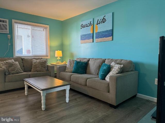 417 Robin Drive # B102