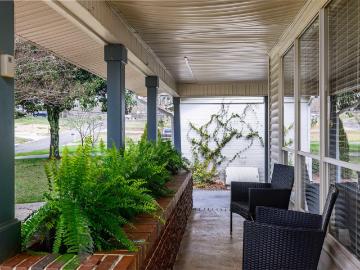 417 Redwood Street