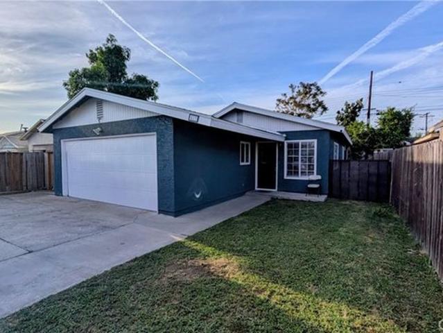 417 W Pear St, Compton, CA 90222