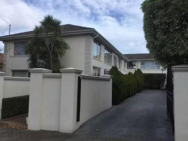 4/17 Wolseley Close, Mont Albert VIC 3127 Apartment For Lease