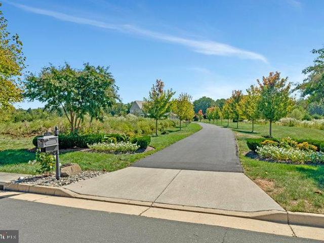 41865 Scotchbridge Pl, Ashburn, VA 20148 | MLS #VALO2119