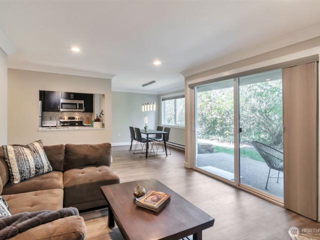 4183 W Lake Sammamish Parkway SE # B104