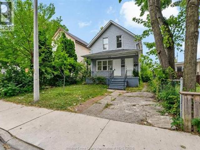 418 Caron Avenue, Windsor, ON, N9A 5B4 house for sale | Listing ID 26018 | Royal LePage