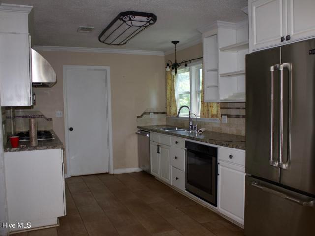 418 Goldfinch Drive