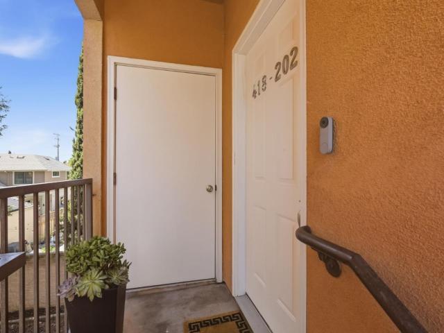 418 E Evelyn Avenue 202