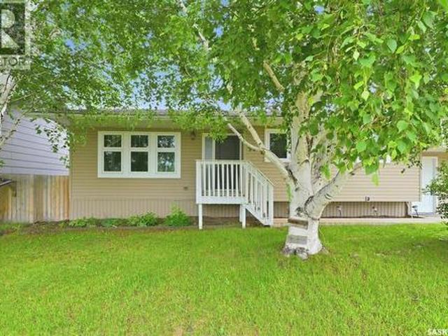 418 North Railway Street, Warman, SK, S0K 4S0 house for sale | Listing ID SK044533 | Royal LePage