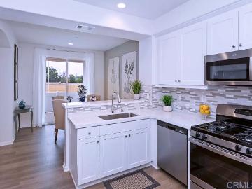 41983 Ornella St, Unit 601, Murrieta, CA 92562 | MLS #NDP2603