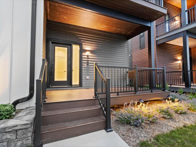 4192 E Lake Vista Blvd