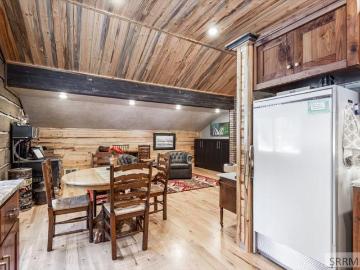 4193 lone pine road, island park, us, id