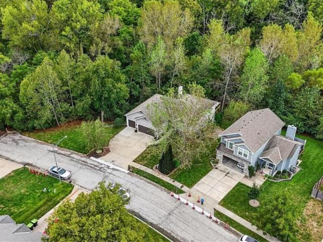 419 E 166th Court