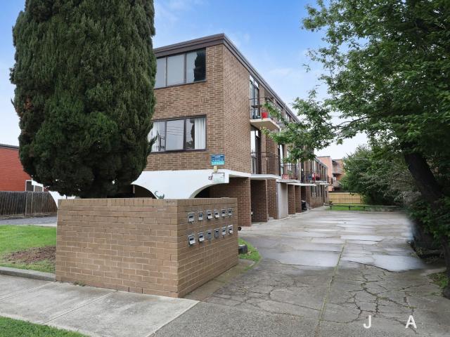 4/19 Empire Street, Footscray | Jas Stephens