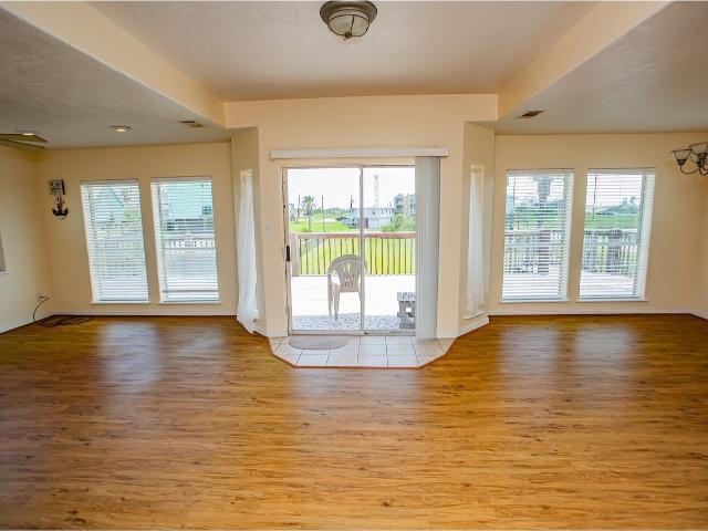 419 Thunder Rd, Surfside Beach, TX 77541 | MLS #50423