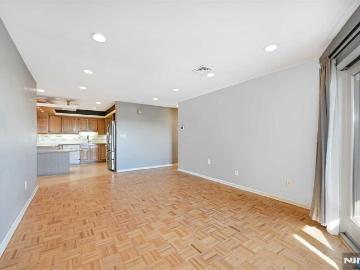41 51 Wilson Avenue # D6
