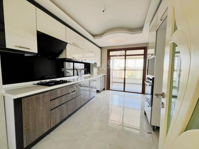 4+1 160 M2 Geniş Balkonlu Site Dairesi Nezih Komşuluklu Fırsat