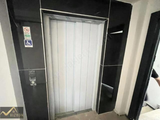 4+1 200 M2 Çift Balkonlu Toprak Teması Olmayan Asansörlü