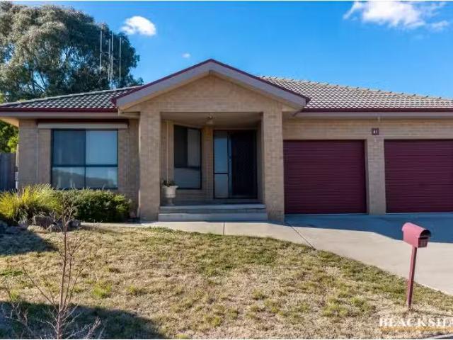 41 Unwin Avenue, Jerrabomberra House for rent Listed by Black.