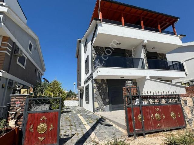 4+1 Villa Mustakil Giris Bahce