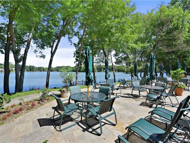 41 Waterside Close