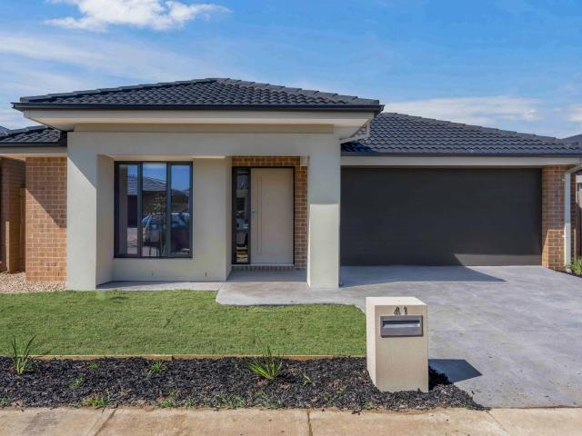 41 Whelan St Armstrong Creek Victoria 3217