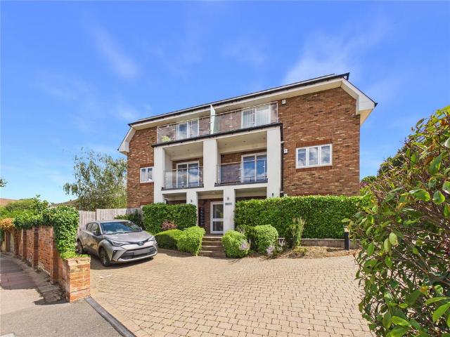 41 Winchester Road, Bromley, BR2 2 bed apartment to rent £2,100 pcm £485 pw