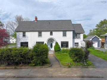 41 Alexandra Avenue, Bridgewater, NS, B4V 1H2 house for sale | Listing ID 202603 | Royal LePage