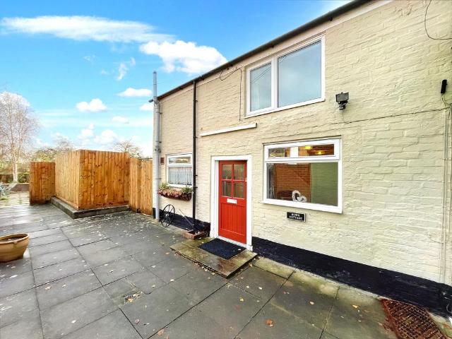 41 Bridge Street, Pershore, WR10 1 bed semi detached house to rent £700 pcm £162 pw