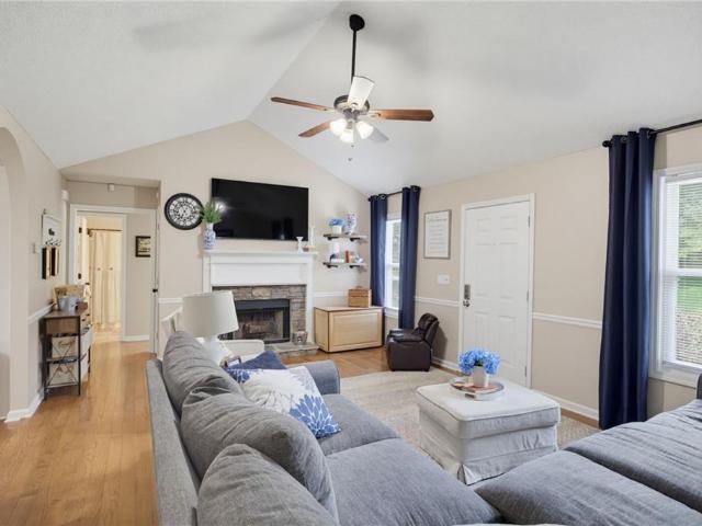 41 Camden Woods Drive NW
