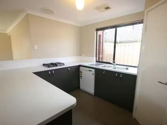 4/1 Crusoe Link, SECRET HARBOUR, WA 6173 House for Rent