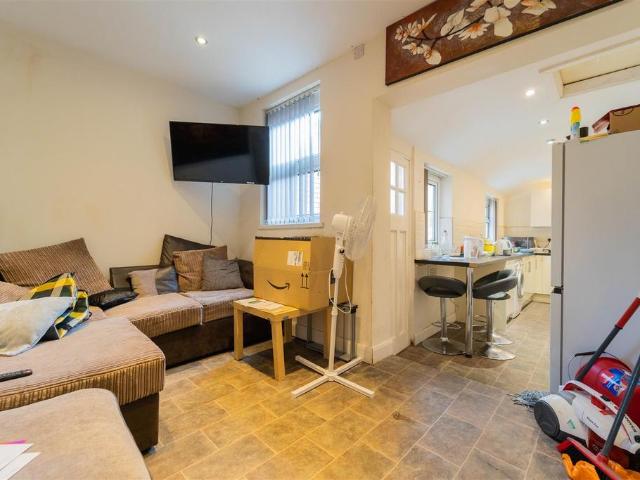 41 Dawlish Road, Metchley, B29 7AF, United Kingdom | 4 bed house for rent #139266487 | Rentberry