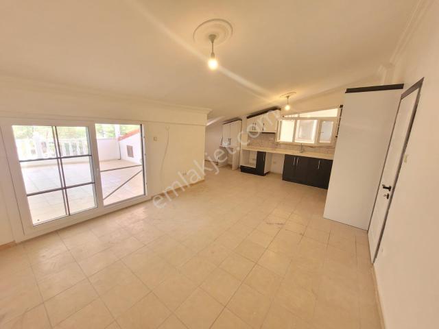 4+1 Eşyasız 2 Wc 2 Banyolu Büyük Teraslı Kiralık