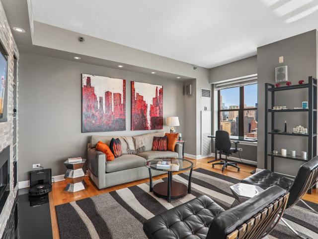 41 E 8th Street # 3301