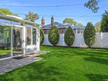 41 Eaton Rd, Syosset, NY 11791 | MLS #988696