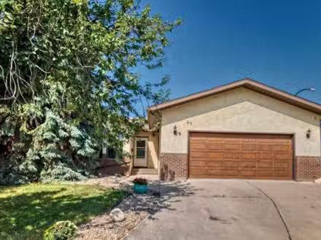 41 Edge Close, Red Deer, AB, T4N 3M2 house for sale Listing.