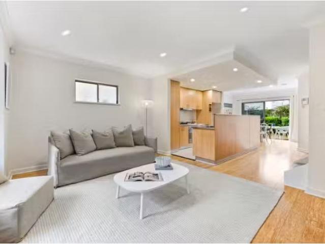 4/1 Fewings Street, Clovelly Apartment for rent Listed by Ree.